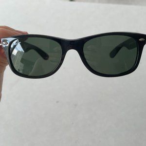 Authentic Ray-Ban New Wayfarer Sunglasses RB2132